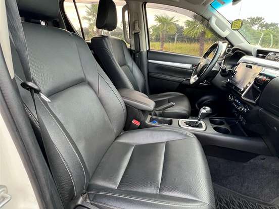 TOYOTA-HILUX-2.8 D-4D TURBO DIESEL CD SRX 4X4 AUTOMÁTICO TOYOTA-HILUX-2021