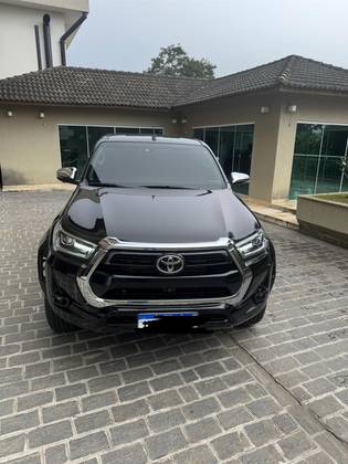 TOYOTA HILUX 2.8 D-4D TURBO DIESEL CD SRX PLUS 4X4 AUTOMÁTICO