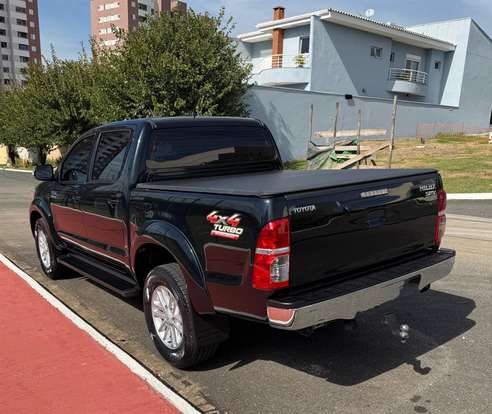 TOYOTA-HILUX-2012