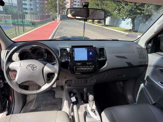 TOYOTA-HILUX-2012