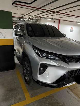 TOYOTA-HILUX SW4-2025
