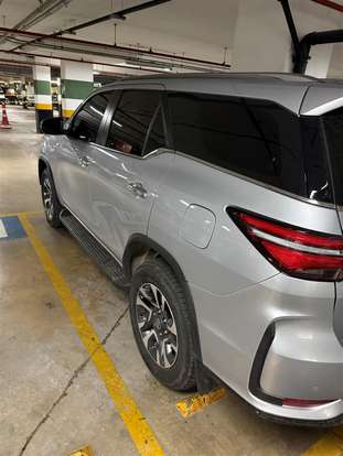 TOYOTA-HILUX SW4-2025
