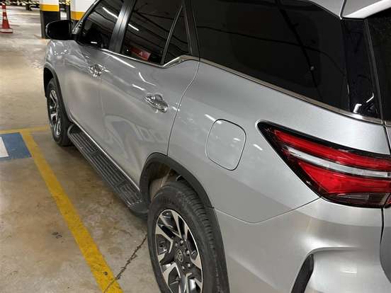 TOYOTA-HILUX SW4-2.8 D-4D TURBO DIESEL SRX PLATINUM 7L 4X4 AUTOMÁTICO TOYOTA-HILUX SW4-2025