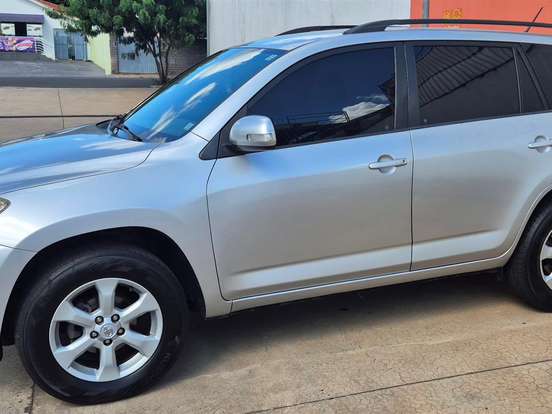 TOYOTA-RAV4-2.4 4X2 16V GASOLINA 4P AUTOMÁTICO TOYOTA-RAV4-2011