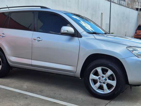 TOYOTA-RAV4-2.4 4X2 16V GASOLINA 4P AUTOMÁTICO TOYOTA-RAV4-2011