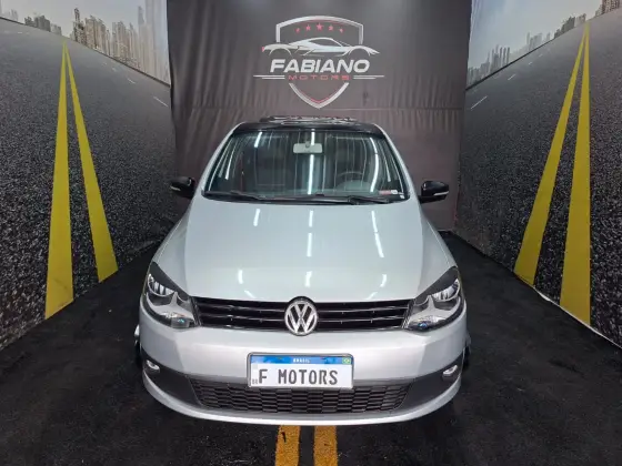 VOLKSWAGEN FOX 1.6 MI HIGHLINE 8V FLEX 4P MANUAL VOLKSWAGEN FOX 1.6 MI HIGHLINE 8V FLEX 4P MANUAL
