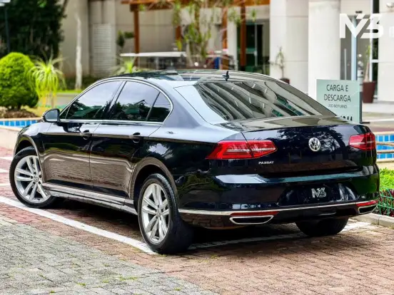 VOLKSWAGEN-PASSAT-2.0 16V TSI BLUEMOTION GASOLINA HIGHLINE 4P DSG VOLKSWAGEN-PASSAT-2018