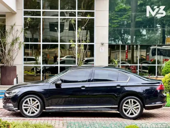 VOLKSWAGEN-PASSAT-2018