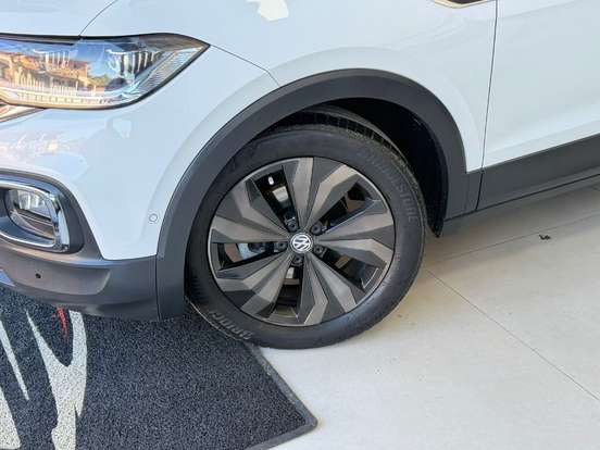 VOLKSWAGEN-T-CROSS-2019