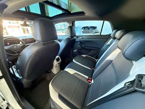 VOLKSWAGEN-T-CROSS-2019