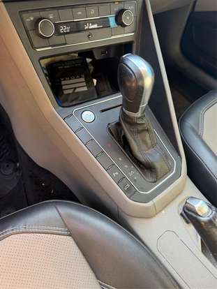 VOLKSWAGEN-POLO-2019