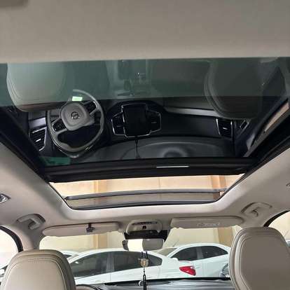 VOLVO-XC90-2016