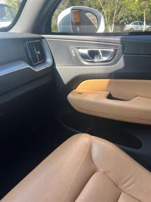VOLVO-XC90-2017