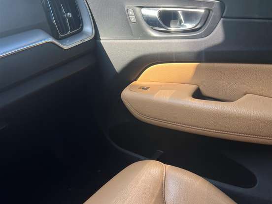 VOLVO-XC90-2.0 T6 GASOLINA MOMENTUM AWD GEARTRONIC VOLVO-XC90-2017