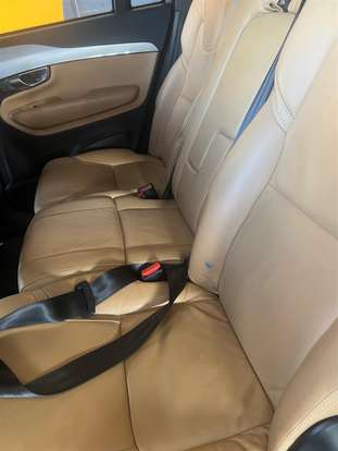 VOLVO-XC90-2017