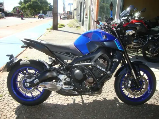 YAMAHA MT-09 