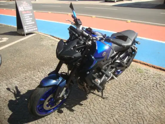 YAMAHA-MT-09-2022
