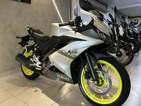 YAMAHA YZF R15 YAMAHA YZF R15