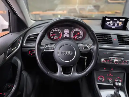 AUDI-Q3-2015
