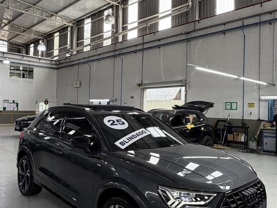 AUDI-Q3-2.0 40 TFSI GASOLINA PERFORMANCE BLACK PLUS QUATTRO TIPTRONIC AUDI-Q3-2025
