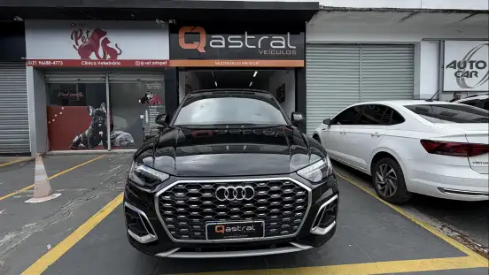 AUDI-Q5-2021
