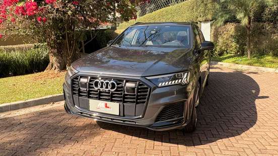 AUDI-Q7-2022