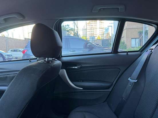 BMW-116i-2011