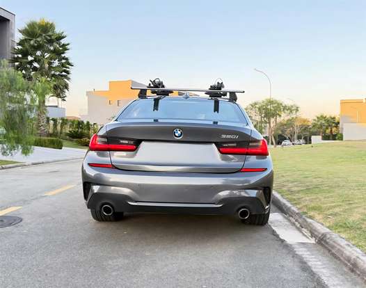 BMW-320i-2021