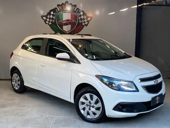 CHEVROLET ONIX 1.4 MPFI LT 8V FLEX 4P MANUAL CHEVROLET ONIX 1.4 MPFI LT 8V FLEX 4P MANUAL