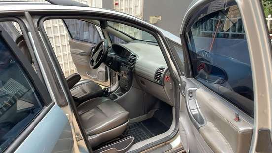 CHEVROLET-ZAFIRA-2012