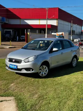FIAT GRAND SIENA 1.4 MPI ATTRACTIVE 8V FLEX 4P MANUAL FIAT GRAND SIENA 1.4 MPI ATTRACTIVE 8V FLEX 4P MANUAL