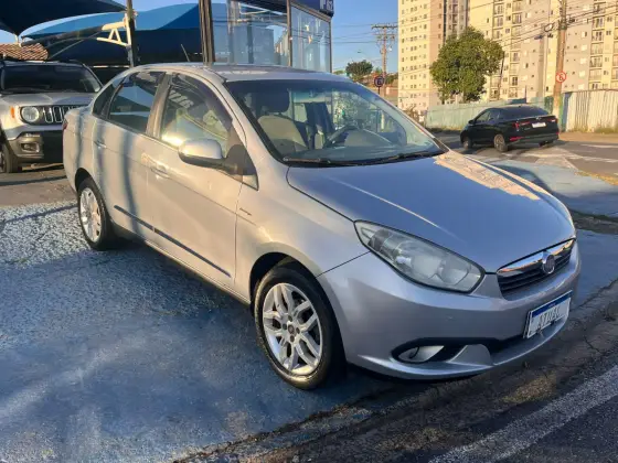 FIAT GRAND SIENA 1.6 MPI ESSENCE 16V FLEX 4P AUTOMATIZADO