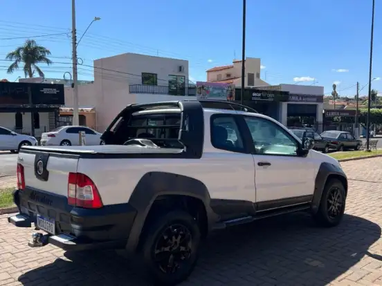 FIAT-STRADA-1.8 MPI ADVENTURE CD 16V FLEX 2P MANUAL FIAT-STRADA-2012