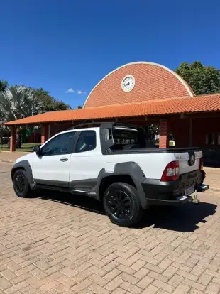 FIAT-STRADA-1.8 MPI ADVENTURE CD 16V FLEX 2P MANUAL FIAT-STRADA-2012