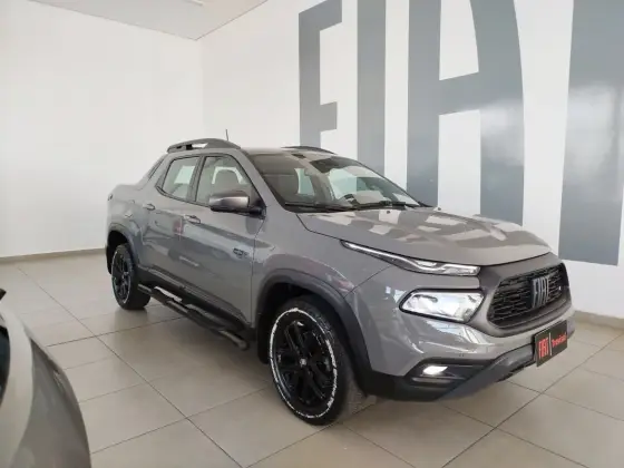 FIAT TORO 2.0 16V TURBO DIESEL ULTRA 4WD AT9 FIAT TORO 2.0 16V TURBO DIESEL ULTRA 4WD AT9