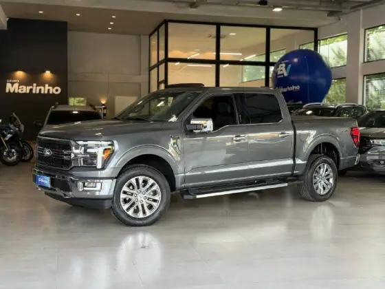 FORD F-150 5.0 V8 GASOLINA CD LARIAT BLACK FX4 AUTOMÁTICO