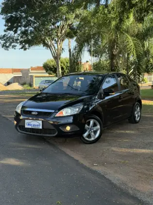FORD FOCUS 1.6 GL 16V FLEX 4P MANUAL FORD FOCUS 1.6 GL 16V FLEX 4P MANUAL