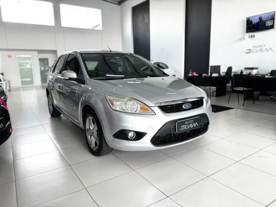 FORD FOCUS 1.6 GLX 8V FLEX 4P MANUAL FORD FOCUS 1.6 GLX 8V FLEX 4P MANUAL