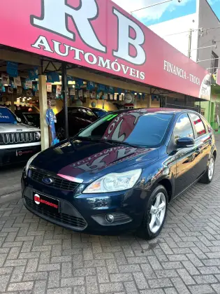 FORD FOCUS 2.0 GLX 16V FLEX 4P MANUAL FORD FOCUS 2.0 GLX 16V FLEX 4P MANUAL