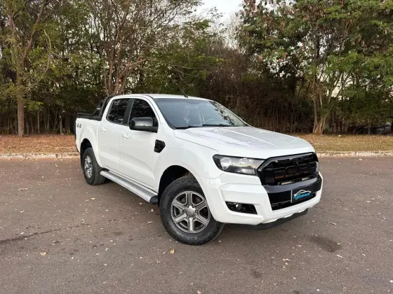 FORD RANGER 2.2 XLS 4X4 CD 16V DIESEL 4P AUTOMÁTICO