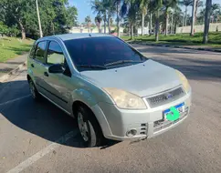 FORD FIESTA 1.0 MPI FIRST HATCH 8V FLEX 4P MANUAL FORD FIESTA 1.0 MPI FIRST HATCH 8V FLEX 4P MANUAL