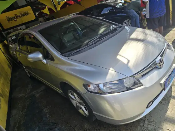 HONDA CIVIC 1.8 LX 16V GASOLINA 4P AUTOMÁTICO HONDA CIVIC 1.8 LX 16V GASOLINA 4P AUTOMÁTICO