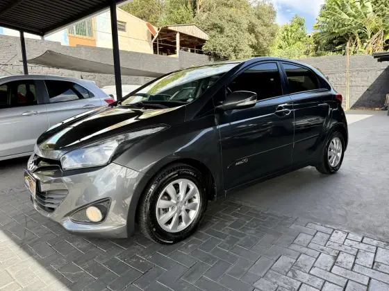 HYUNDAI HB20 1.0 COMFORT PLUS 12V FLEX 4P MANUAL HYUNDAI HB20 1.0 COMFORT PLUS 12V FLEX 4P MANUAL