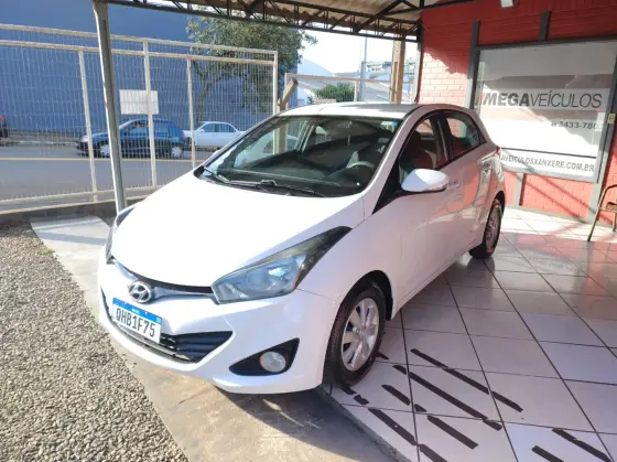HYUNDAI HB20 1.0 COMFORT PLUS 12V FLEX 4P MANUAL HYUNDAI HB20 1.0 COMFORT PLUS 12V FLEX 4P MANUAL