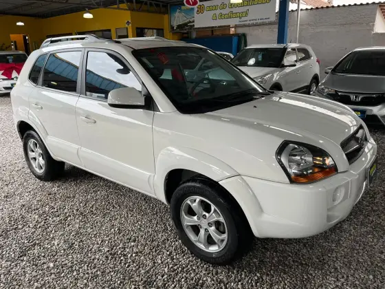 HYUNDAI TUCSON 2.0 MPFI GLS 16V 143CV 2WD FLEX 4P AUTOMÁTICO HYUNDAI TUCSON 2.0 MPFI GLS 16V 143CV 2WD FLEX 4P AUTOMÁTICO