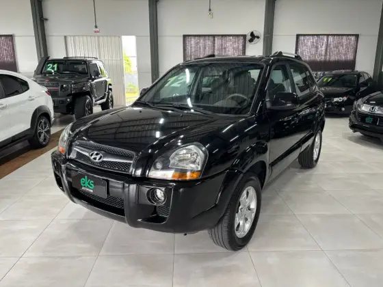 HYUNDAI TUCSON 2.0 MPFI GLS 16V 143CV 2WD GASOLINA 4P AUTOMÁTICO HYUNDAI TUCSON 2.0 MPFI GLS 16V 143CV 2WD GASOLINA 4P AUTOMÁTICO