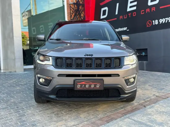 JEEP COMPASS 2.0 16V FLEX NIGHT EAGLE AUTOMÁTICO JEEP COMPASS 2.0 16V FLEX NIGHT EAGLE AUTOMÁTICO
