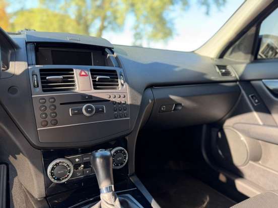 MERCEDES-BENZ-C 180-2011