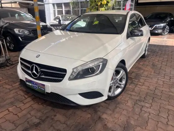 MERCEDES-BENZ CLASSE A 1.6 200 TURBO URBAN GASOLINA 4P AUTOMATIZADO MERCEDES-BENZ CLASSE A 1.6 200 TURBO URBAN GASOLINA 4P AUTOMATIZADO