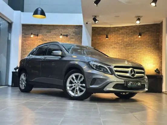 MERCEDES-BENZ-GLA 200-2015